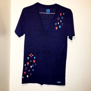 Kidrobot Women’s V Neck Shirt Size L